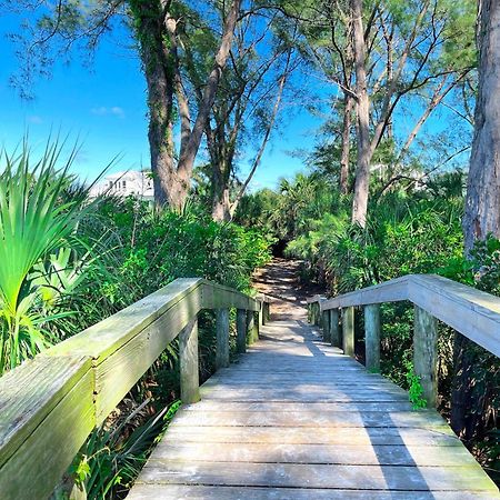 Anna Maria Island Runaway Tropical Dream-One Minute Walk To The Beach-Heated Pool Bradenton Beach Exterior photo