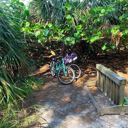 Anna Maria Island Runaway Tropical Dream-One Minute Walk To The Beach-Heated Pool Bradenton Beach Exterior photo