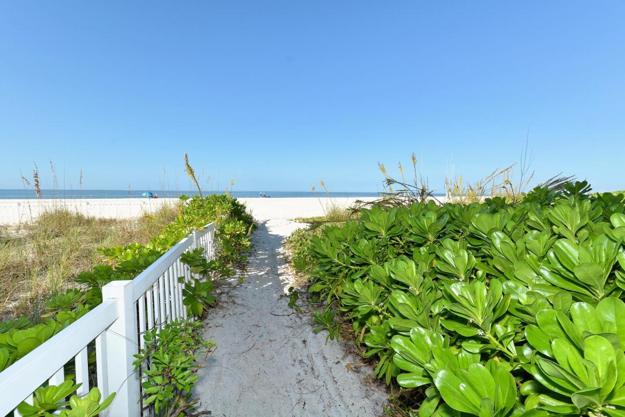 Anna Maria Island Runaway Tropical Dream-One Minute Walk To The Beach-Heated Pool Bradenton Beach Exterior photo