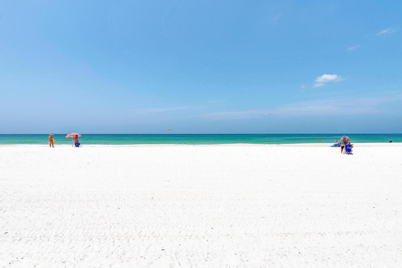 Anna Maria Island Runaway Tropical Dream-One Minute Walk To The Beach-Heated Pool Bradenton Beach Exterior photo